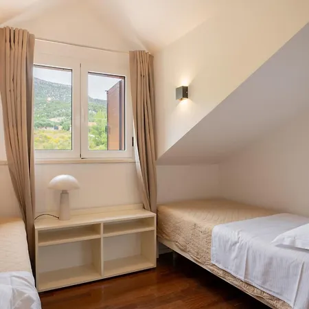 Sole Villa Bol